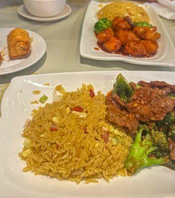 Ordered beef and broccoli lunch special and general Tso's lunch special.