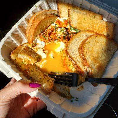 Turkish Poached Eggs/toast