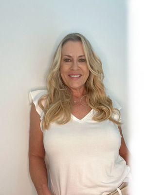 Hello, I'm Deanna the owner of Celebrate House Buyers. I love helping others and putting their needs first.