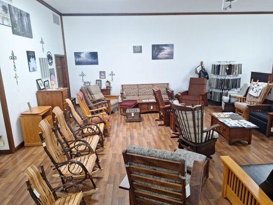 Der Dutchman's Furniture Store & More