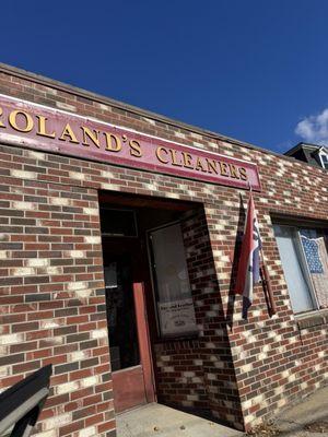 Roland's Dry Cleaners