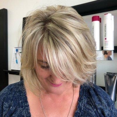 Full highlights finely weaved to create the look of a natural dimensional blonde.