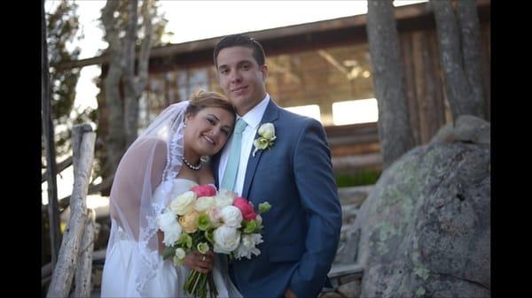 Bridal bouquet and grooms boutonnière