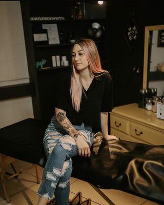 Check her out on IG @dare.estheticsllc  photo credit: @dariandiane @eighteighteencville