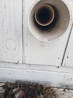 Inner pipe is exhaust,outer area is intake. Exhaust pipe too short so intake sucks exhaust back into furnace