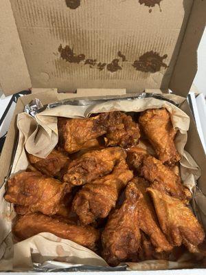 Half bucket wings