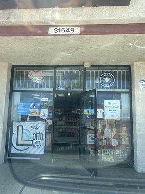 Young's Market & LIQuor