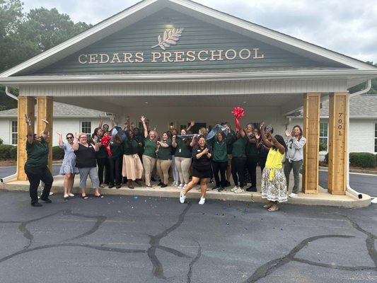 This is an AMAZING building !! The staff are so sweet and generous! The upfront admin will help with anything that is needed.Great Facility!