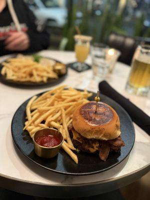 Smash or pass on this smash burger? Breh, I'm smashin' that thang erry day of the WEEK!