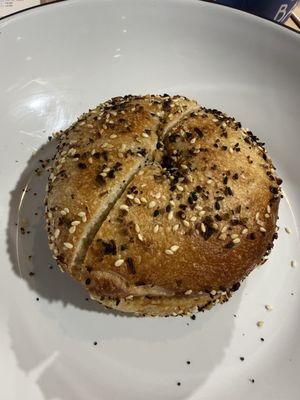 Everything bagel toasted with veggie cream cheese