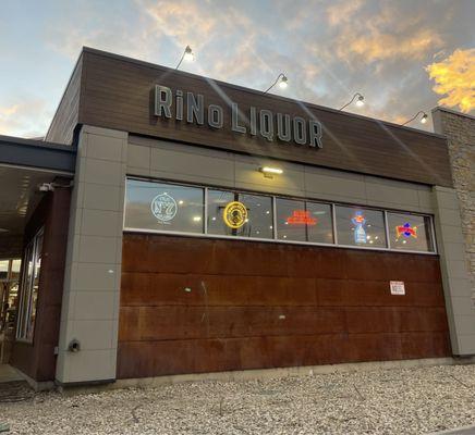 Rino Liquor