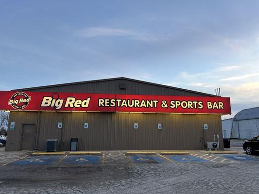 Big Red Restaurant & Sports Bar - Lincoln West