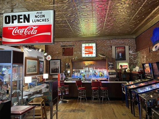 Schoony's Malt Shop & Pizzeria