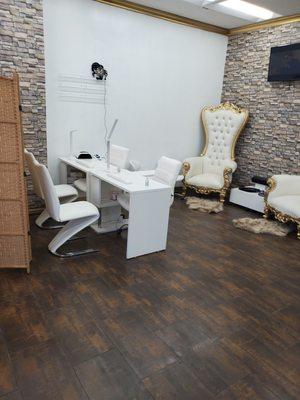 Attractive Beauty Studio