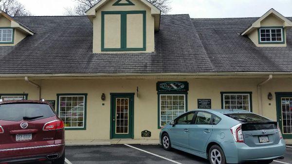 Moxie Salon 5 Taylor Ave (Taylor Alley across from Jules pizza)