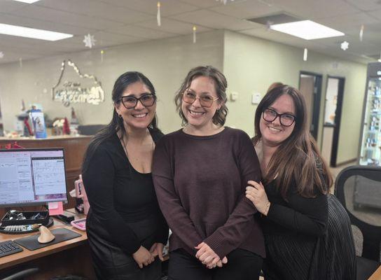 Jasmin, Jess, and Lauryn are fun girls and great help with your glasses!!