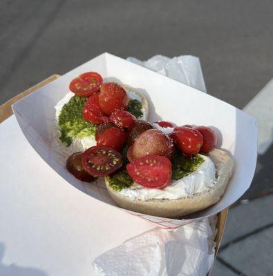 #4 Pesto + Tomato on Plain Bagel