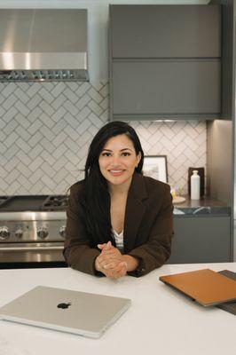 Julia Ortegon - Luxuriant Realty