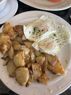 Classic Breakfast - 2 eggs & homefries
