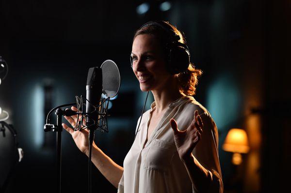 Lili Wexu is a professional actress who records voice over commercials for radio and television form her home studio.