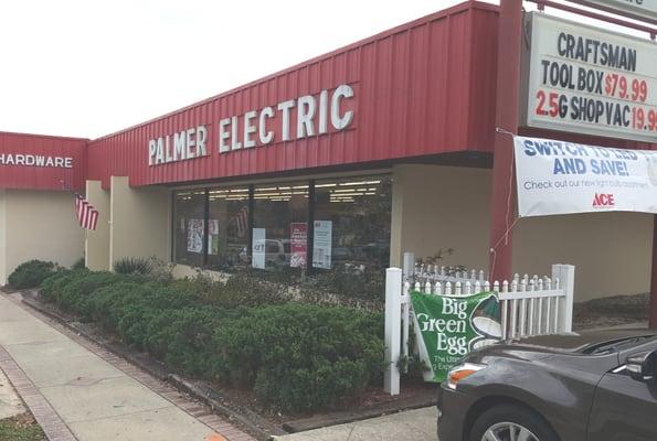 Nice alternative to the big box boys for small hardware needs.