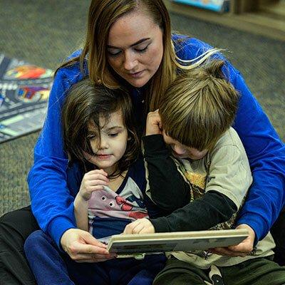 RBT working with kiddos during ABA therapy at Hopebridge.