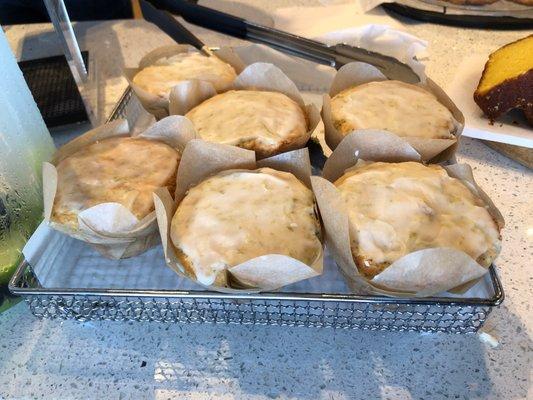 Lemon poppyseed muffins