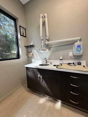 Precision Periodontics & Dental Implants