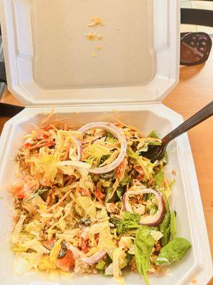 A salad and a Texan Pizza was delicious! Thank you for your hospitality today it was the best! I recommend BRICOs Pizza !!!