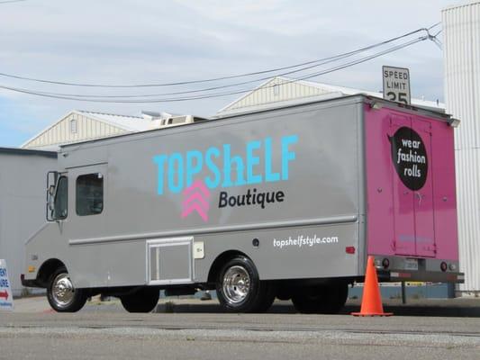 The Top Shelf Style - Mobile Boutique (topshelfstyle.com)
Painted by Forrealism Fine Artists Joaquin Newman & Jaz Davis (2012)