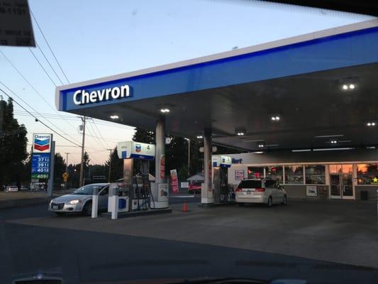 Boones Ferry Chevron