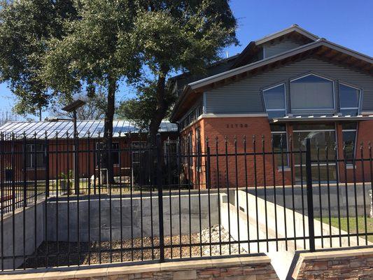 The building is located on the west side of the feeder road at Braker and IH35
