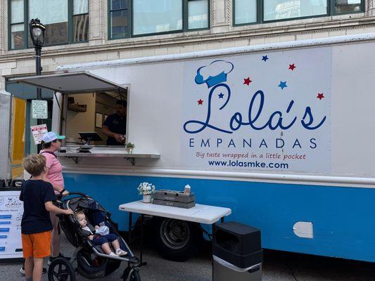 Lola’s Empanada Food Truck