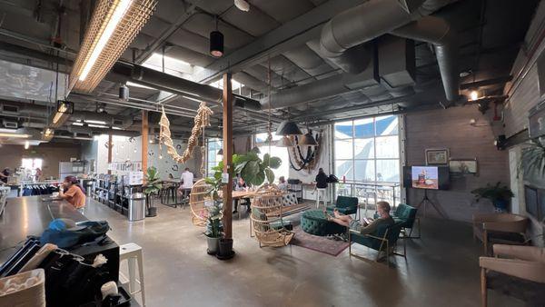 The "waiting room" is MoonGoat Coffee across the street. Awesome option if you're dropping the car off for a 2 hr job.