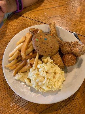 Kids menu entree (fried catfish, mac&cheese, fries and cookie)