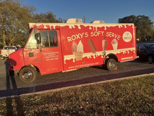 Roxy's Ice Cream Truck