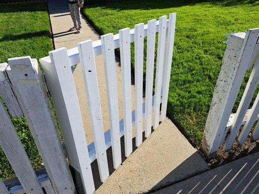 No Job Is Too Small Handyman!