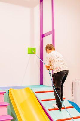 Fun fun fun! Let's climb with stairs or with a rope and slide down!