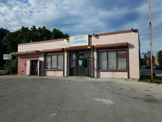 Happy Drycleaning & Laundry
