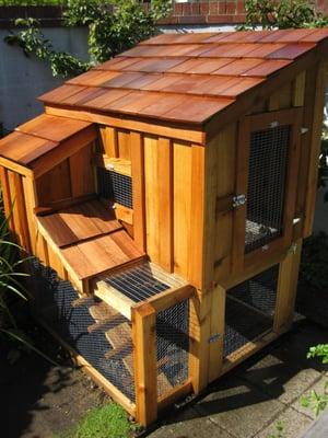 Island Coop with vestibule and lower run area.