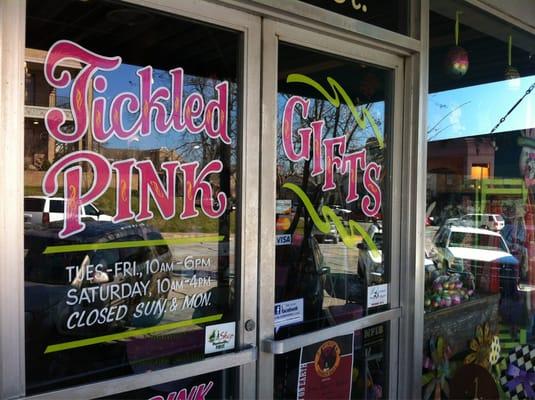 Cute shop with unique items - if you need Greek gifts, this is the place!