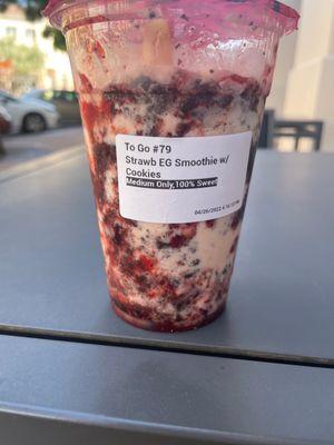 strawberry Smoothie w/ cookies