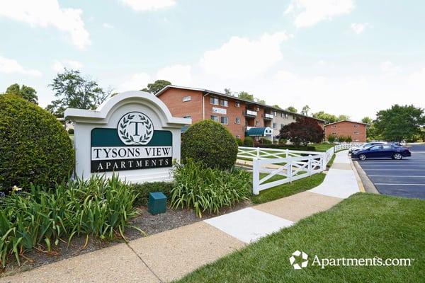 Tysons View Apartments