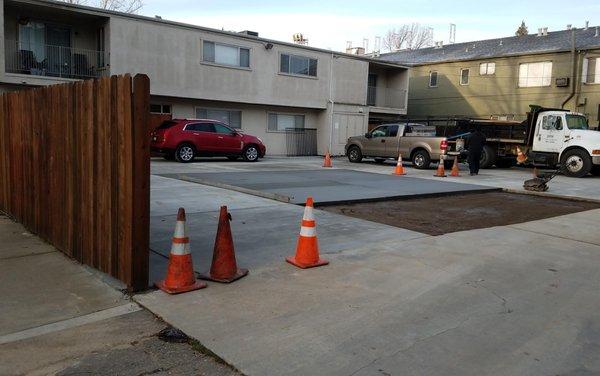 C-5 Contractor specializing in Driveway Remove and Replacement, Saw Cutting, Demo & Grading, and Haul Away (916)366-6544