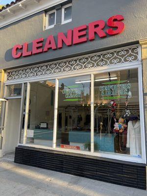 Speedi's Dry Cleaners