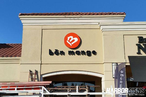 Illuminated channel letters for Bon Mange