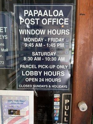 Shows when the Post Office is open.