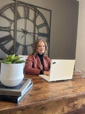 Amalia Klug - Realty One Group Complete