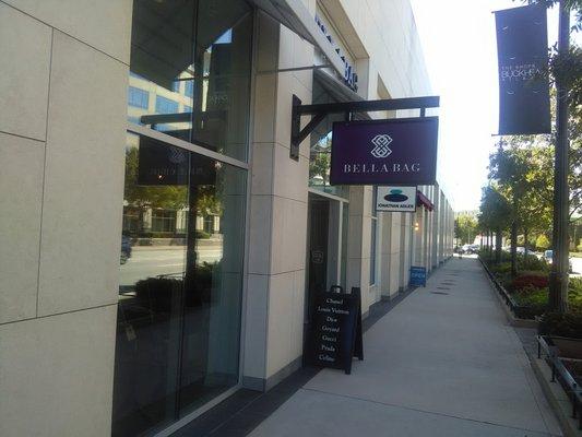 Self explanatory...part of the buckhead strip..I call it. For you ladies.