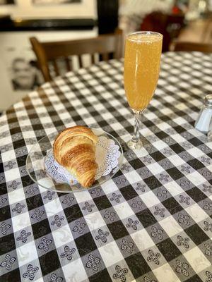 Croissant was perfectly executed and the Bellini perfectly balanced with excellent quality champagne.